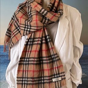 Vintage Burberry cashmere scarf